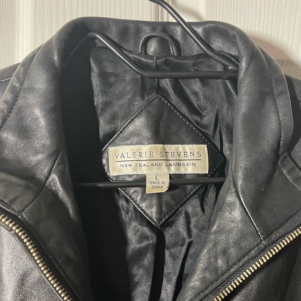 Women’s Valerie Steven’s New Zealand lamb skin leather jacket, L - Picture 2 of 5